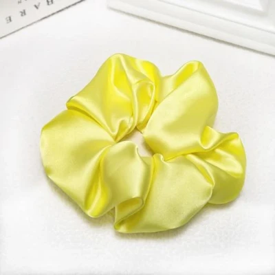 ผ้าไหมน่ารักผมscrunchies